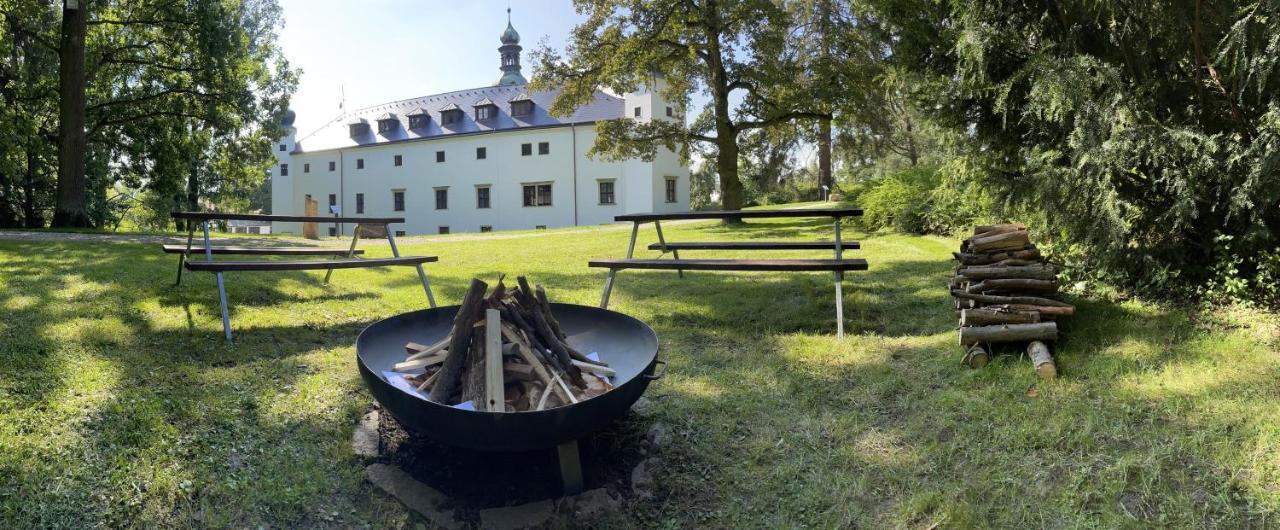 Depandance - Vedlejsi Budova U Zamku Třešť Exterior foto